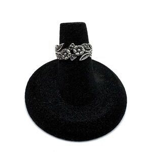 Sterling Silver Flower and Leaf Band Carved Floral Ring Size 5 1/4